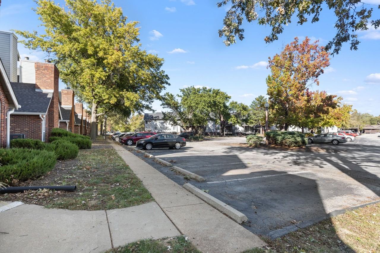 Heritage Apartments MOVE IN SPECIAL $300 OFF DECEMBER RENT - Photo 7 of 47