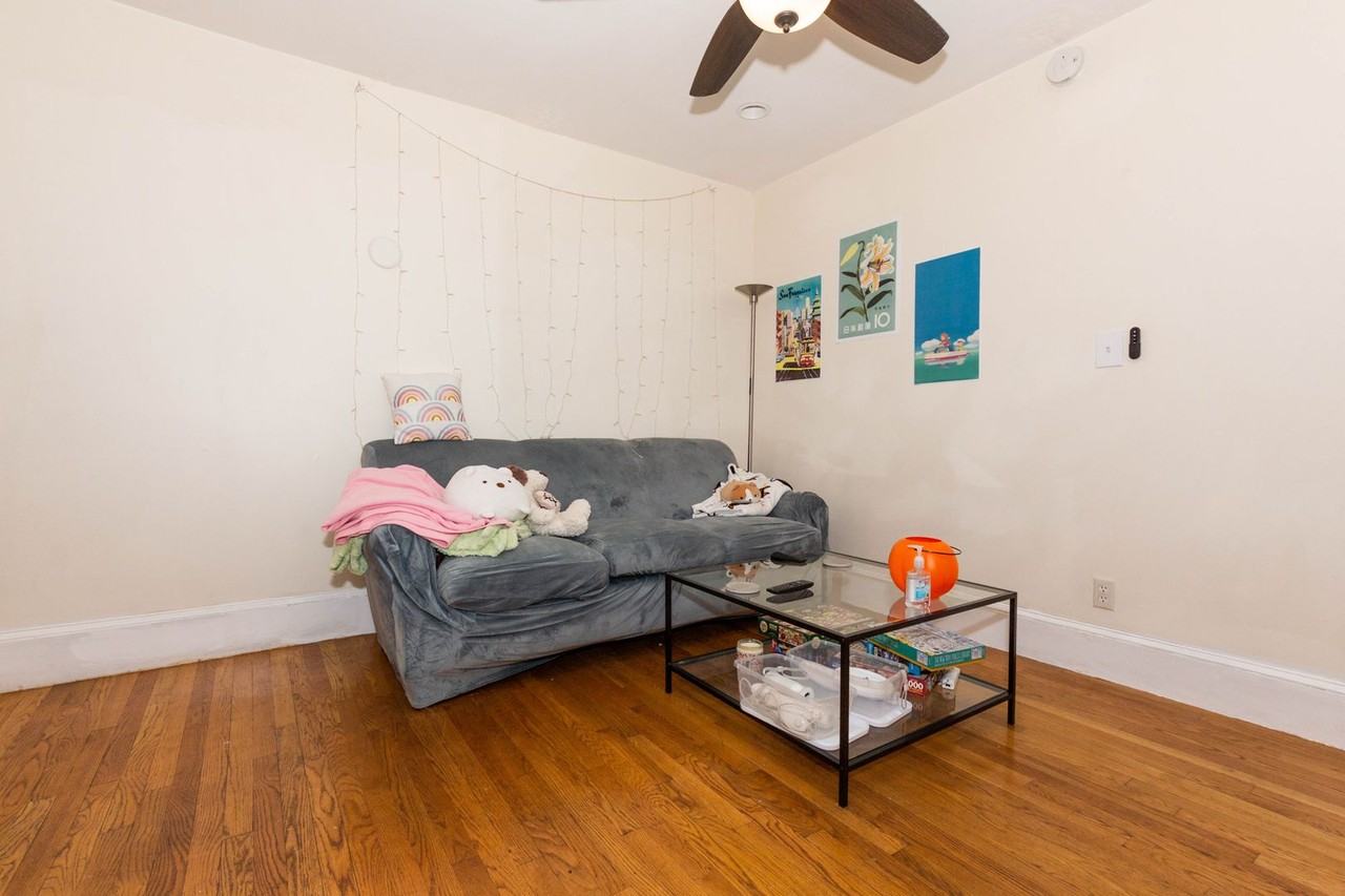 324 Saint Paul St - Photo 4 of 9