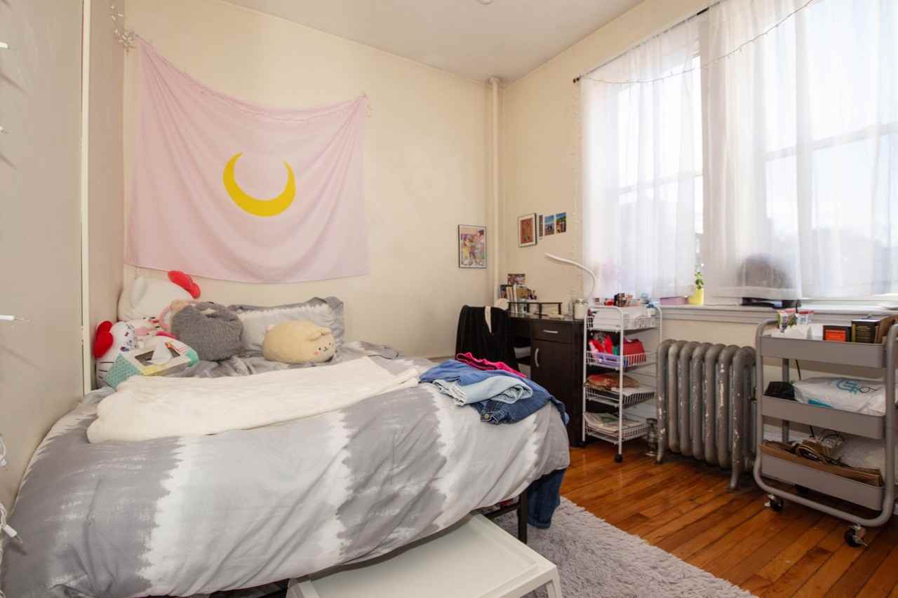 324 Saint Paul St - Photo 6 of 9