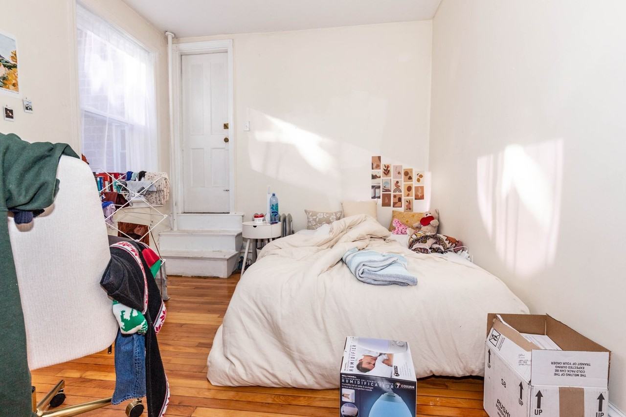 324 Saint Paul St - Photo 7 of 9