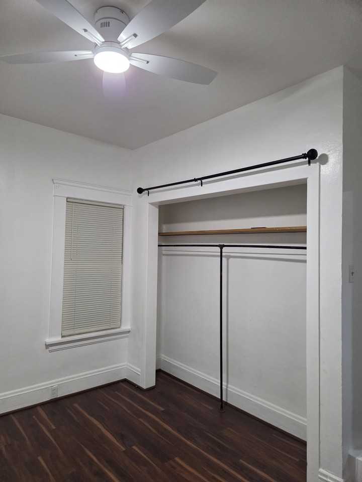 2781 E 126th St #1 - Photo 5 of 12