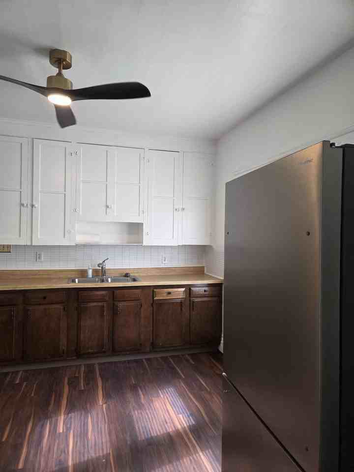 2781 E 126th St #1 - Photo 4 of 12