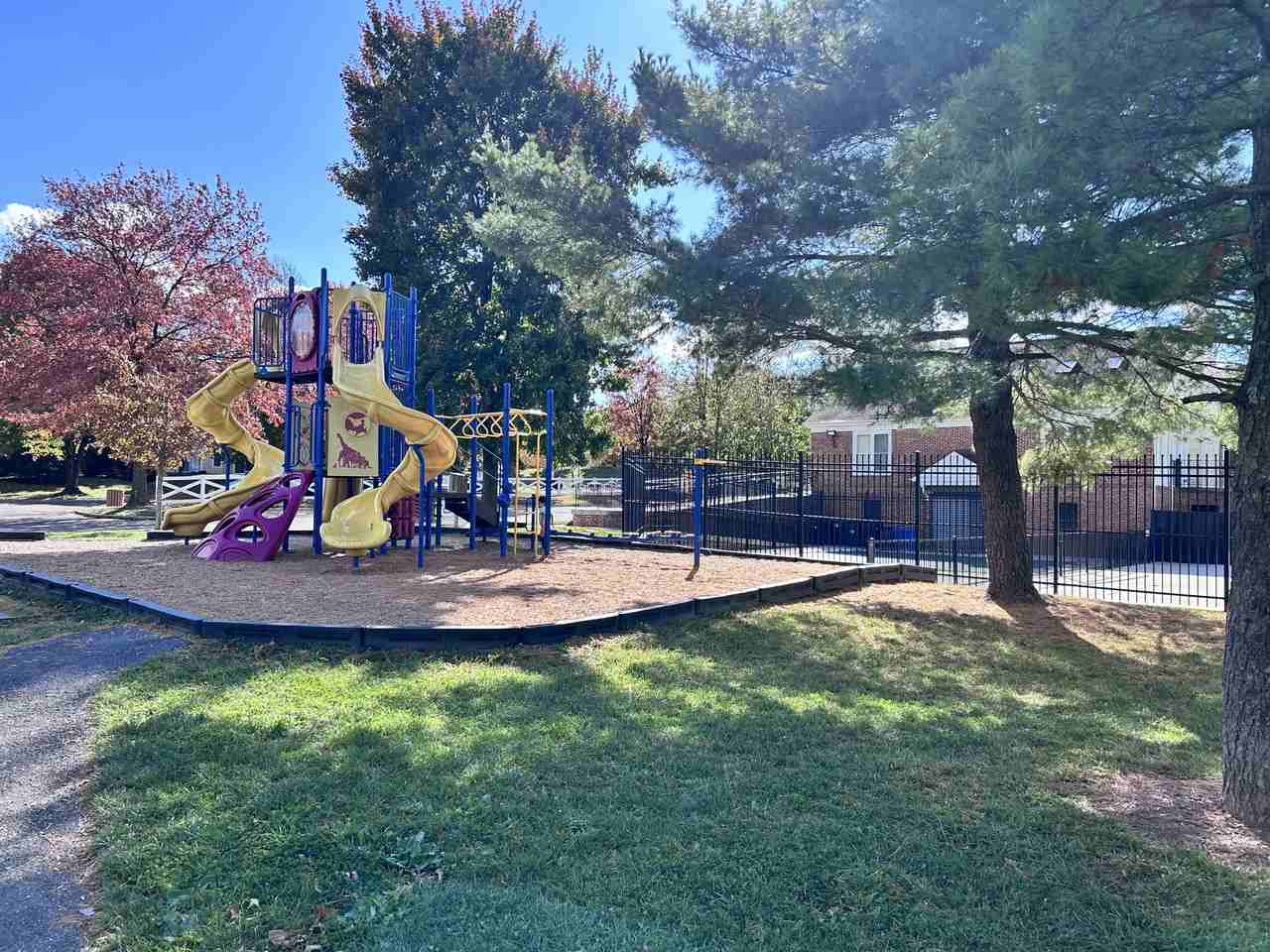 15101 Callohan Ct #15101 - Photo 5 of 8