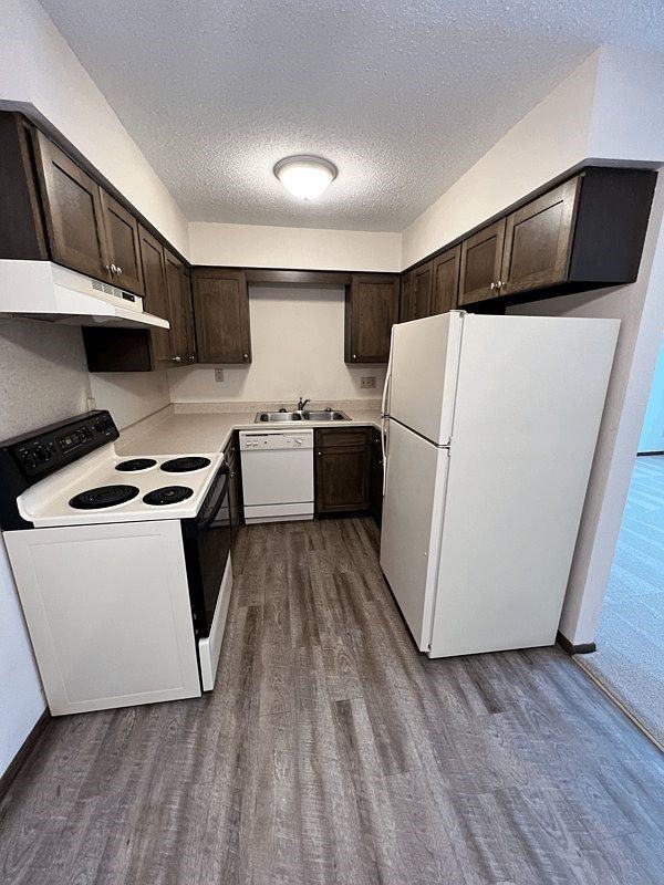 901 18th St #3 - Photo 2 of 8