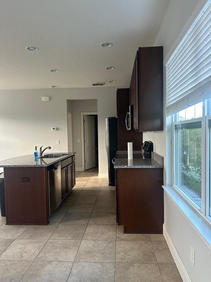 8089 Laureate Boulevard #NA - Photo 6 of 17