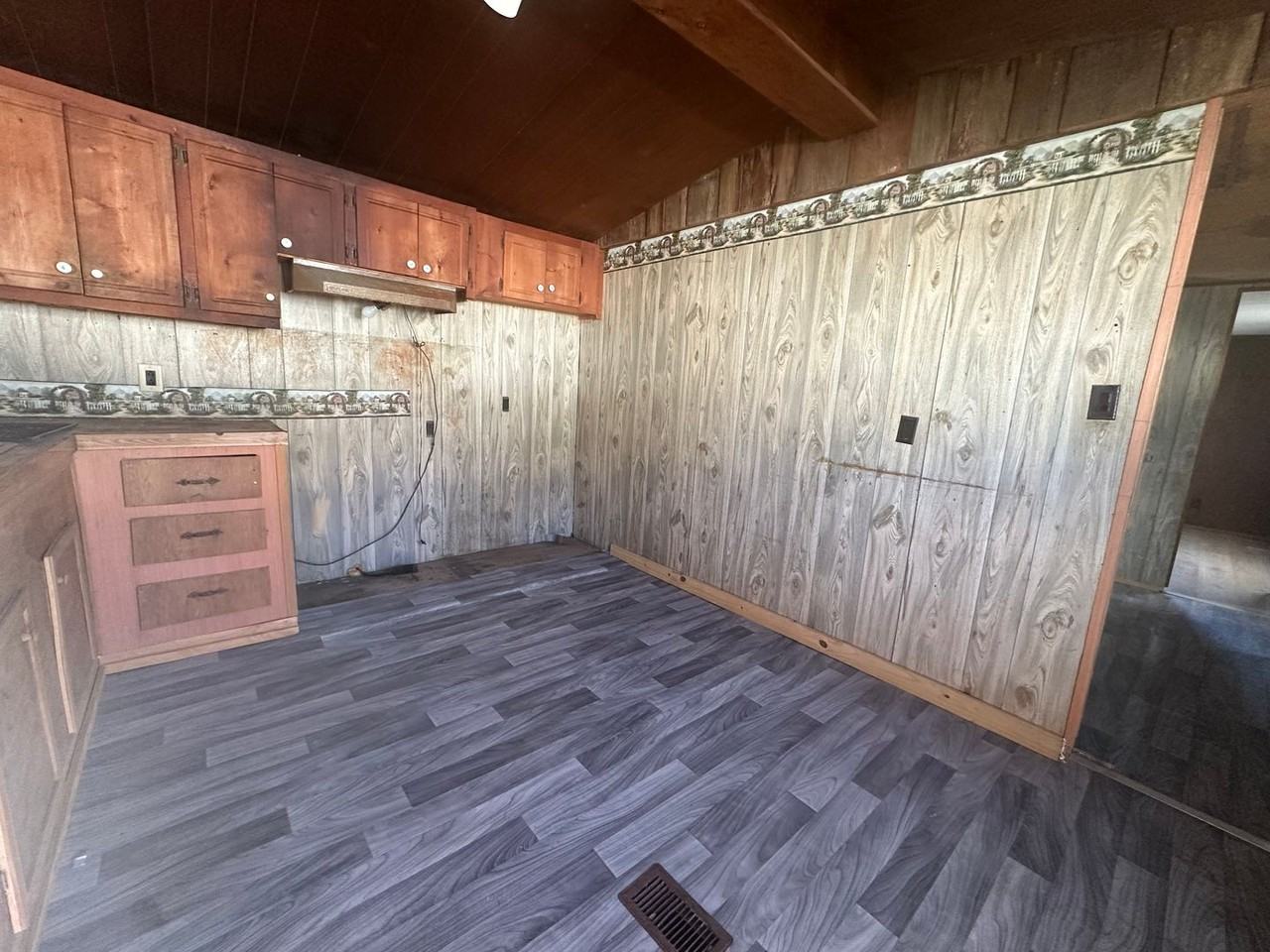 450 Harmon Lane - Photo 3 of 15