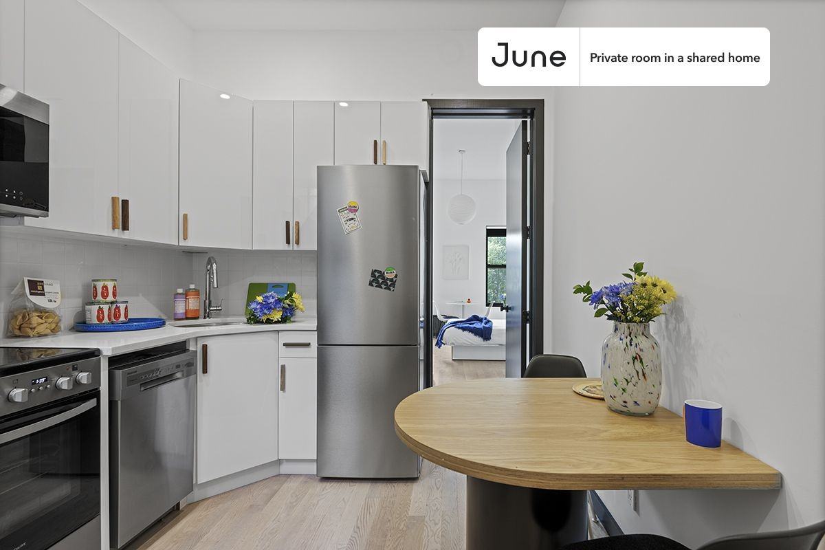 1716 Linden St #B - Photo 6 of 18