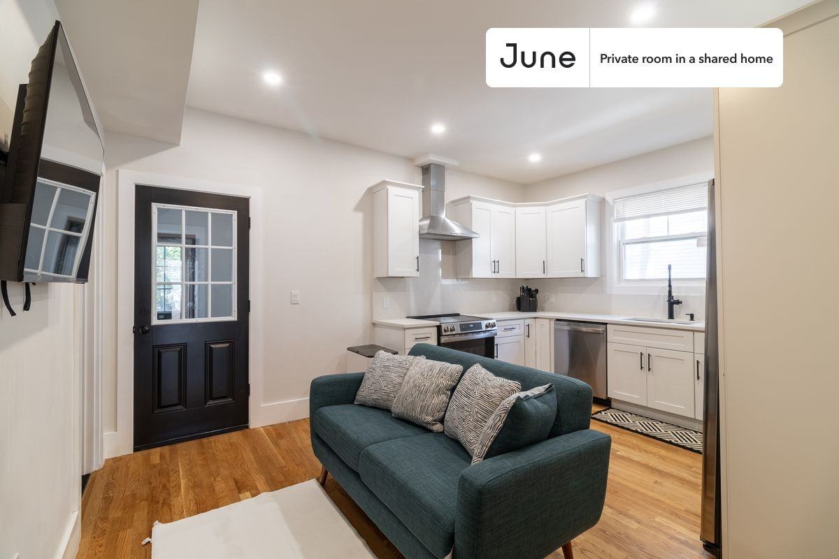 8 Walnut Park #C - Photo 5 of 21