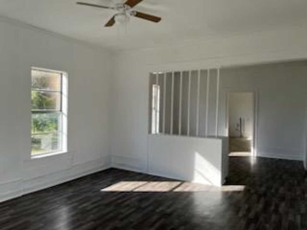 1737 Scott St - Photo 3 of 5