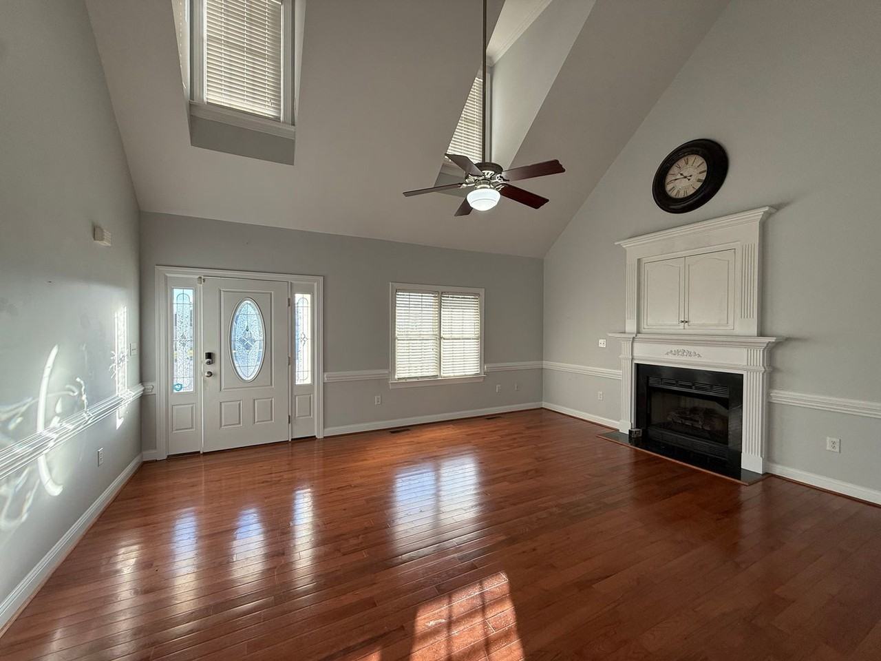 3704 Warwick Pl - Photo 4 of 24