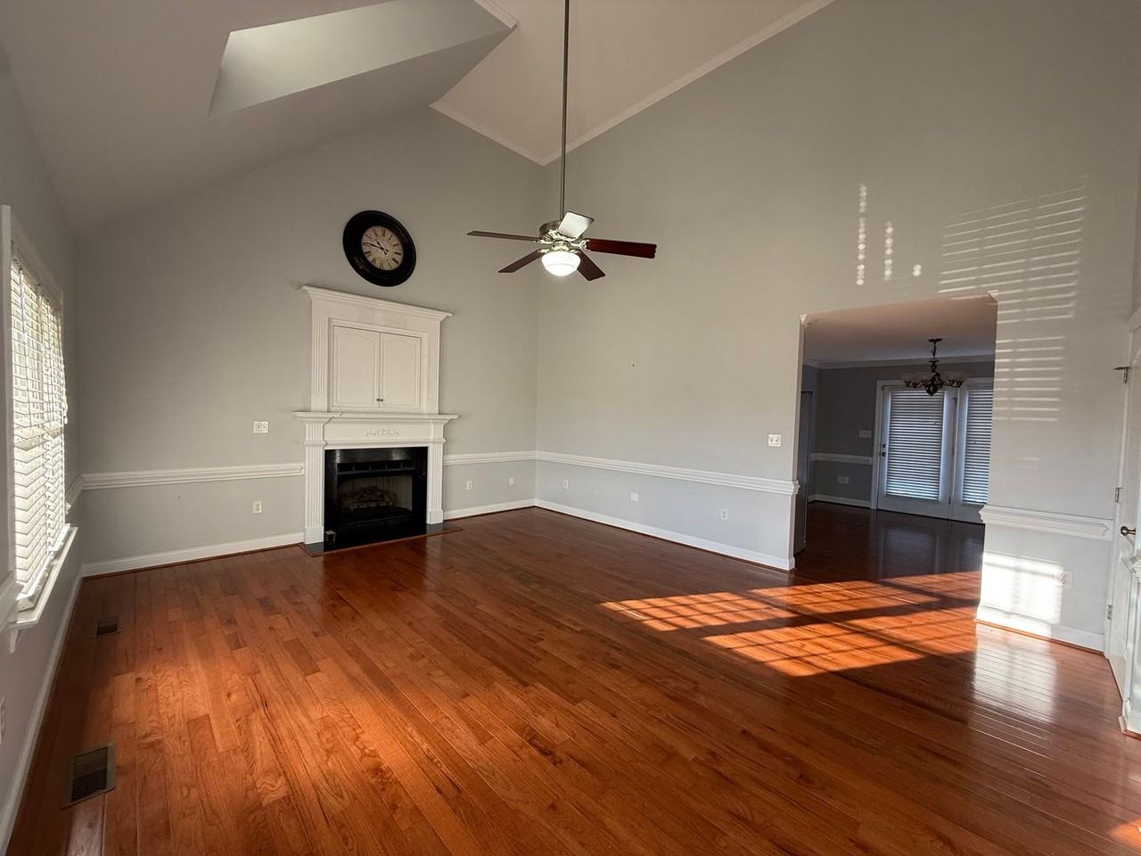 3704 Warwick Pl - Photo 5 of 24