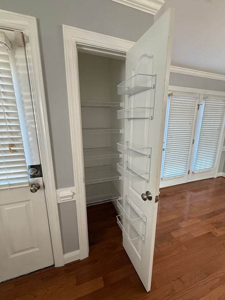 3704 Warwick Pl - Photo 7 of 24