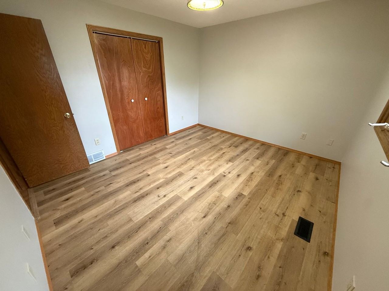 2601 South Ascot Avenue - Photo 2 of 17