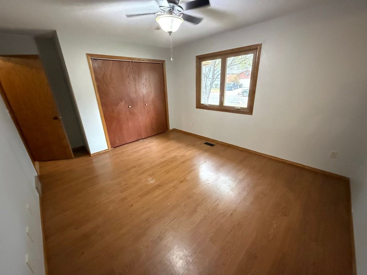 2601 South Ascot Avenue - Photo 5 of 17