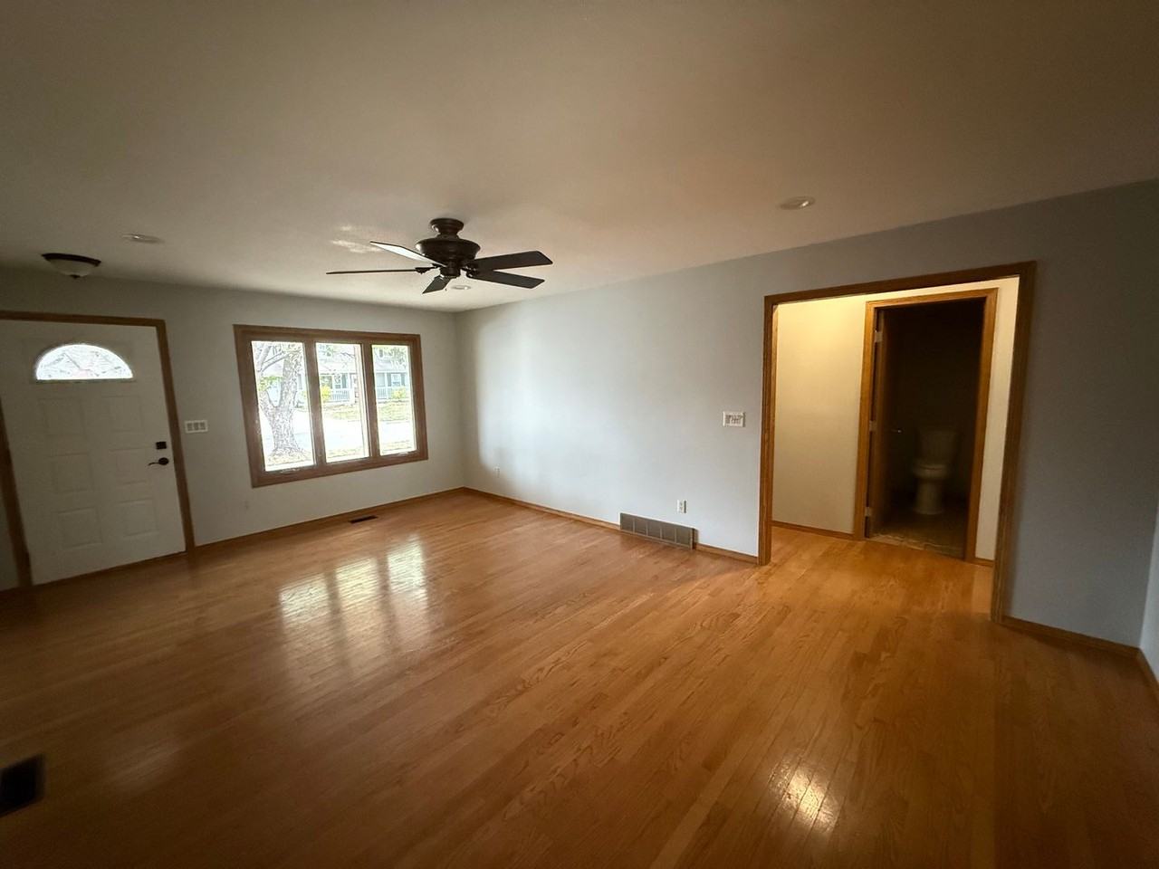 2601 South Ascot Avenue - Photo 7 of 17