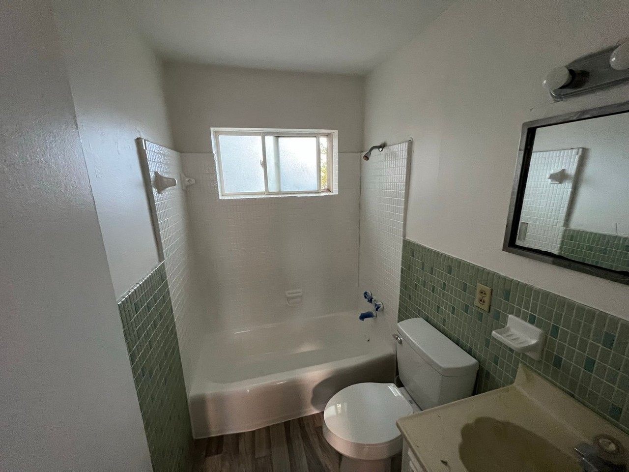 312 S Zetterower Ave #5 - Photo 6 of 16