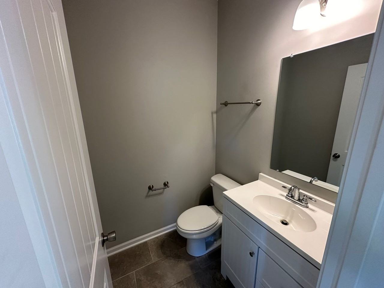 390 Armstrong St #B - Photo 5 of 15