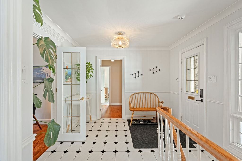 275 Crocus Avenue - Photo 4 of 41