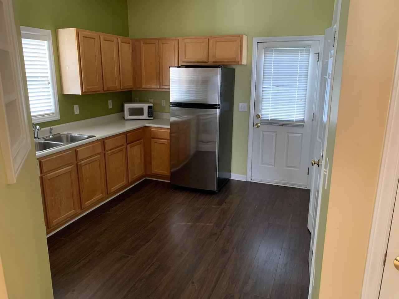 401 Misty Groves Cir - Photo 2 of 4