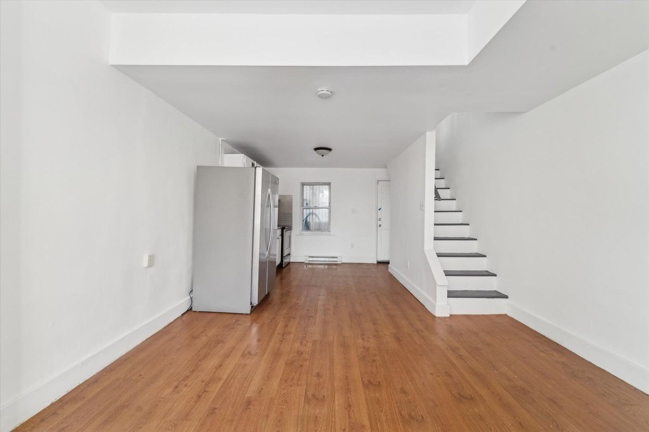 3808 Archer St - Photo 6 of 14