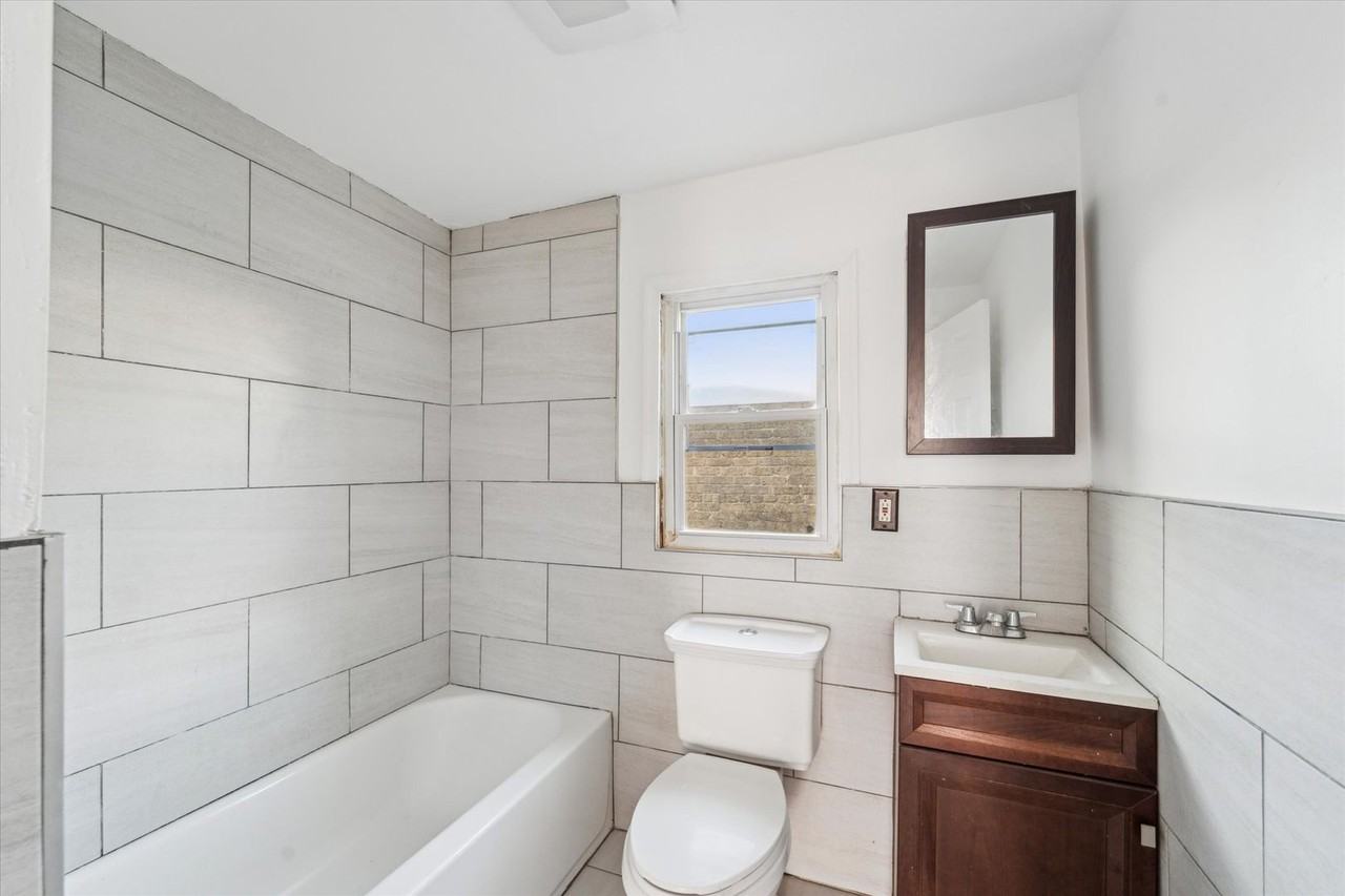 3808 Archer St - Photo 7 of 14