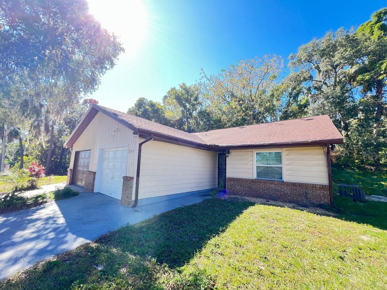 203 Fernwood Street - Photo 2 of 22