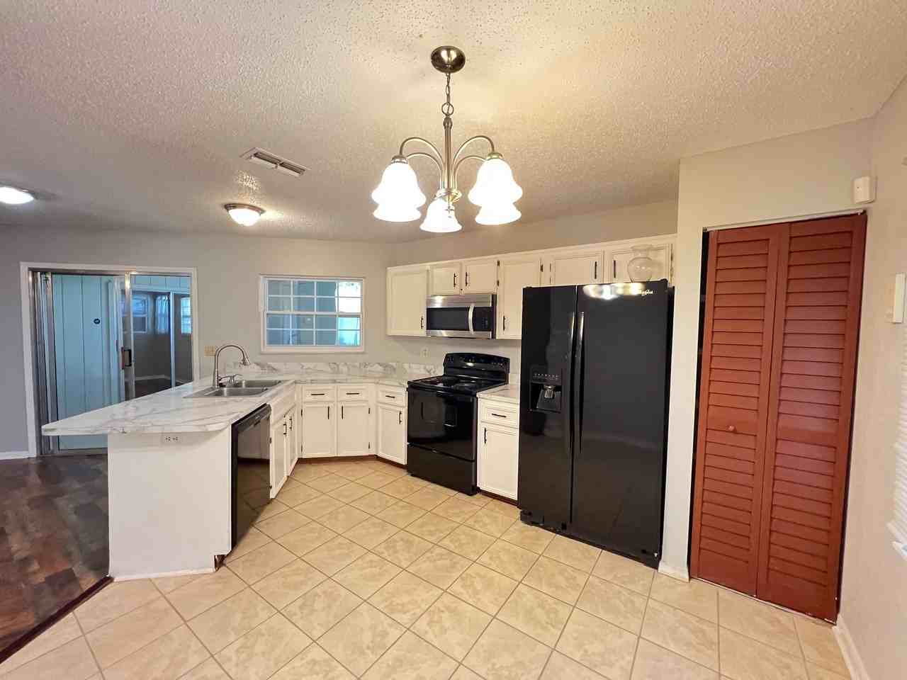 203 Fernwood Street - Photo 6 of 22