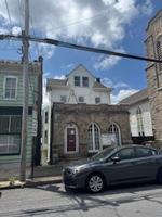 featured image of 140 E Market St