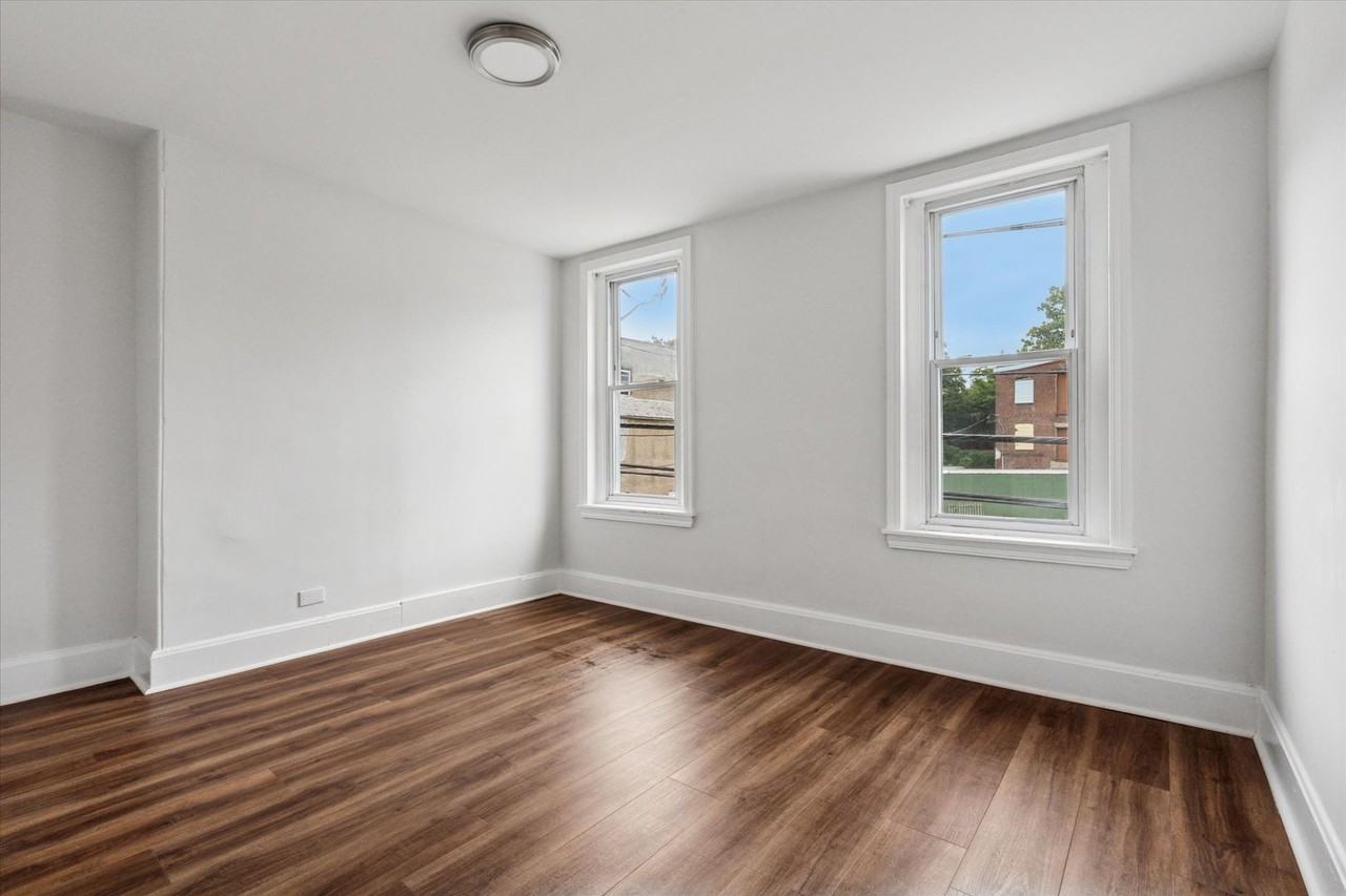 4952 Wakefield St - Photo 3 of 14