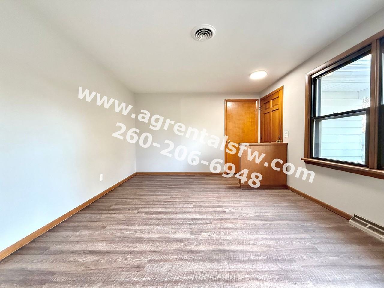 4030 Springwood Dr - Photo 3 of 21