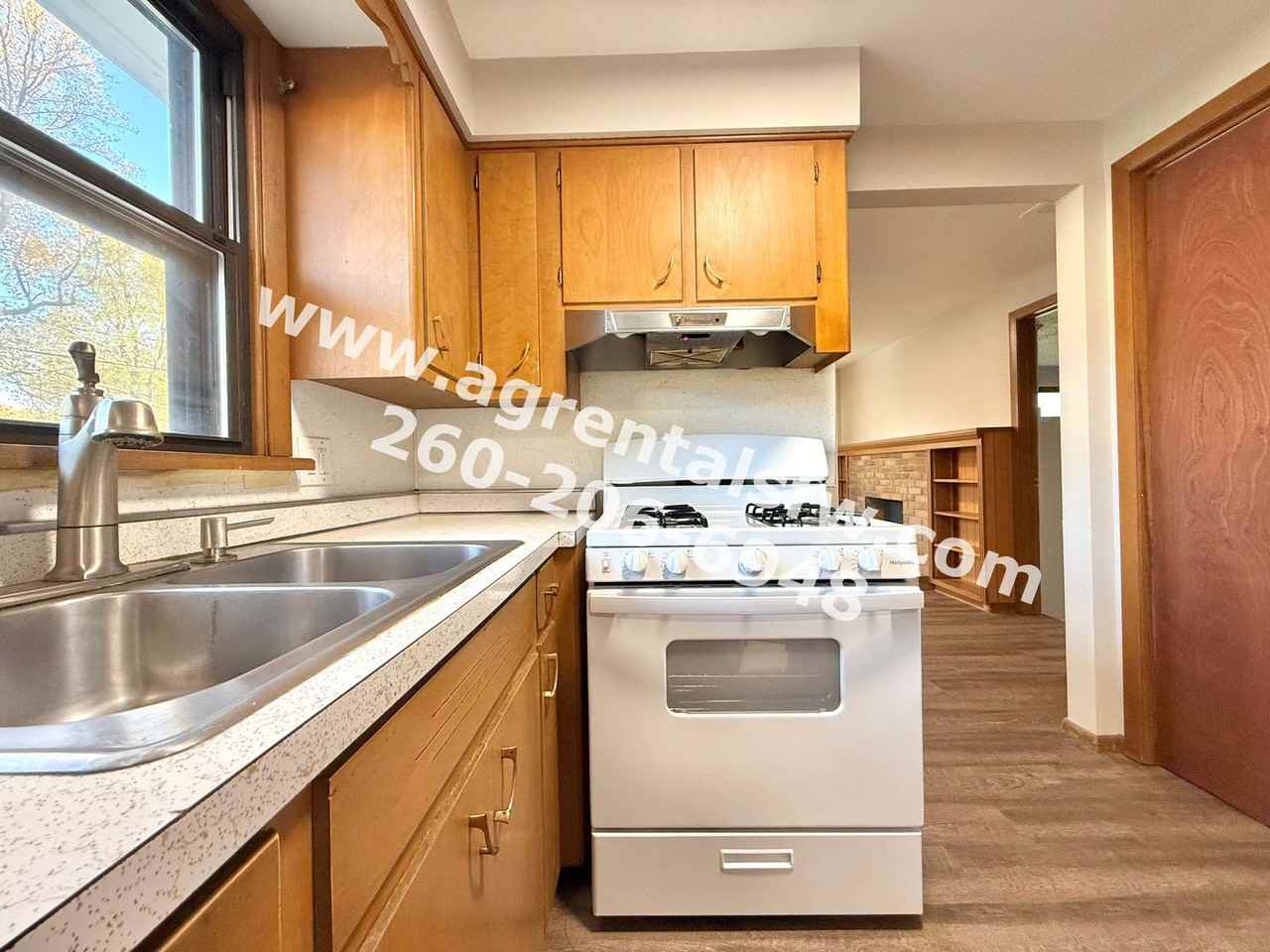 4030 Springwood Dr - Photo 6 of 21