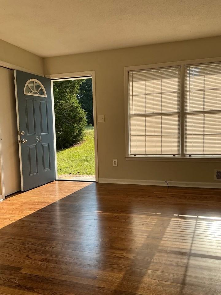 51 Lawanna Dr - Photo 2 of 20