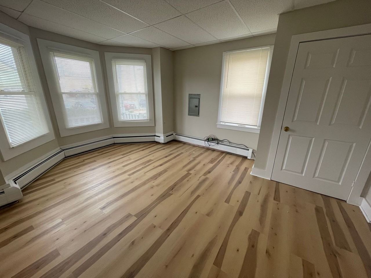 52-58 52-58 N Pearl Street-56 #56 - Photo 7 of 9