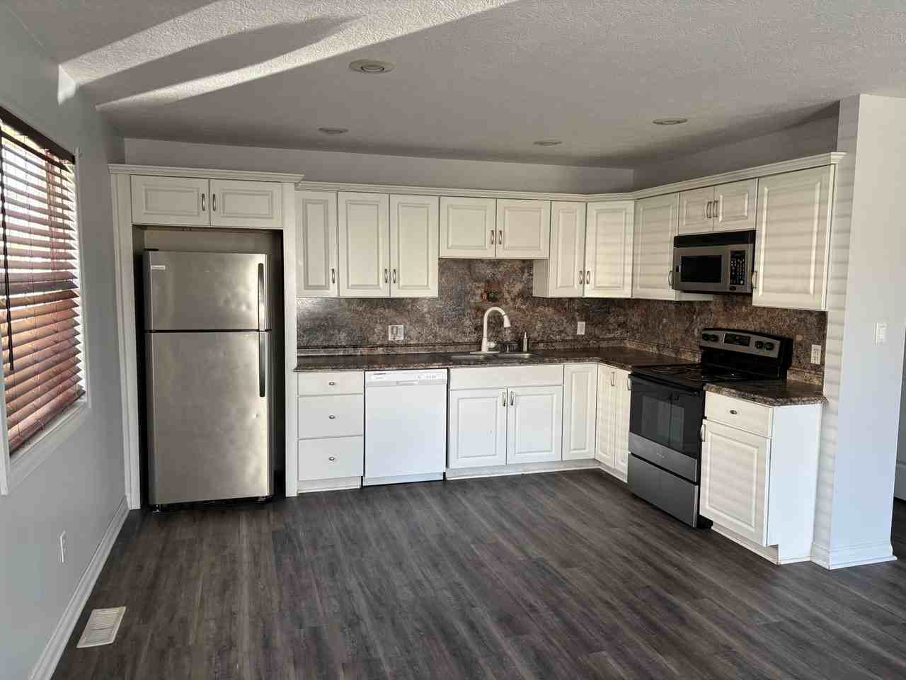 1105 12th St Nw - Photo 2 of 7