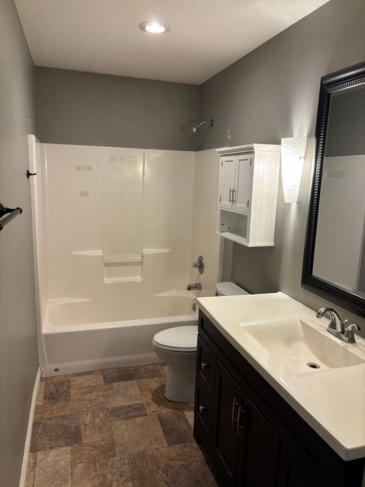 1105 12th St Nw - Photo 3 of 7