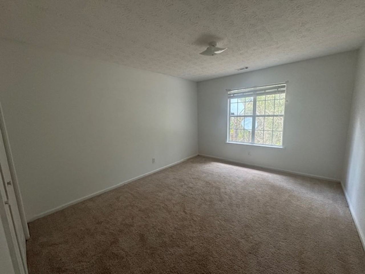 482 Bolee St - Photo 6 of 10