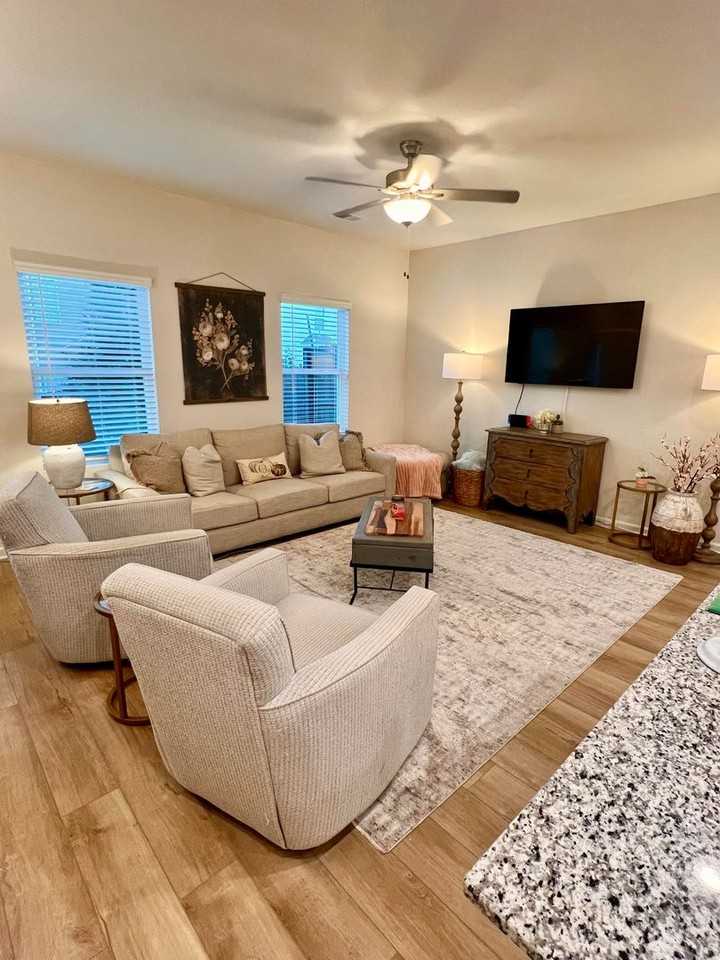 4671 Fullerton Dr - Photo 6 of 27