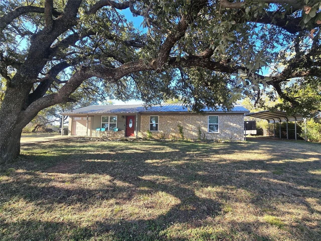 2008 Rockview Dr - Photo 2 of 14