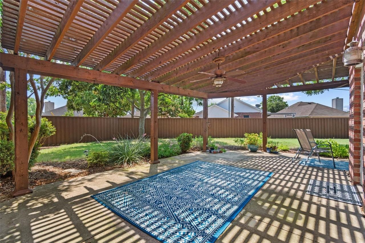 8500 Timber Crest Ct - Photo 2 of 30