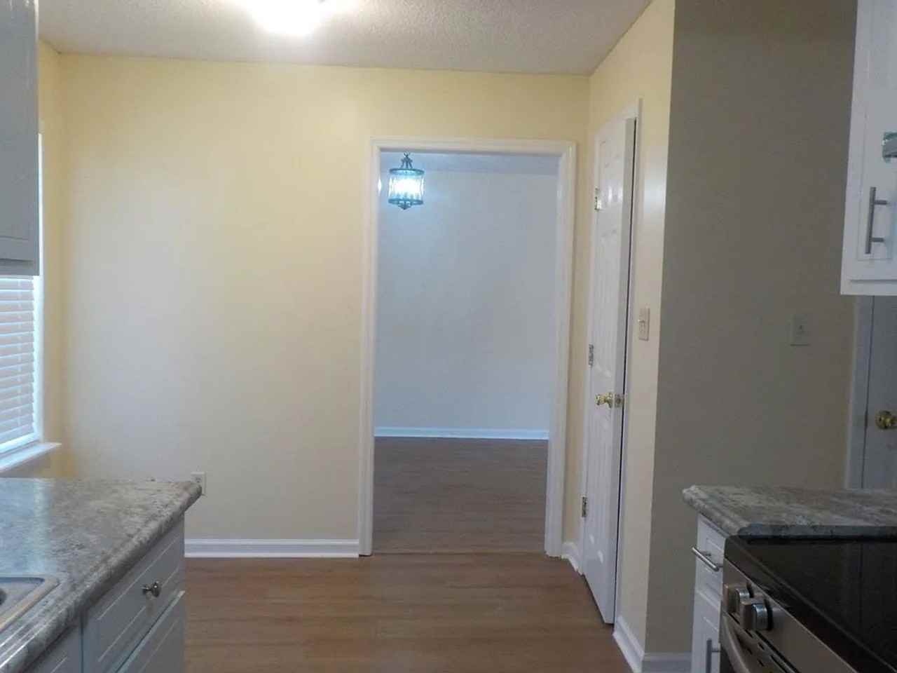 121 Danville Dr - Photo 5 of 16