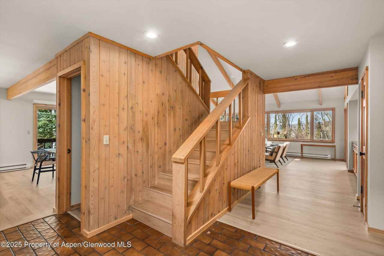 28 Larkspur Ln - Photo 5 of 33