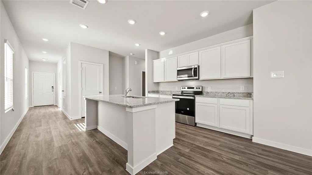 5500 Fox Bluff Dr - Photo 3 of 20