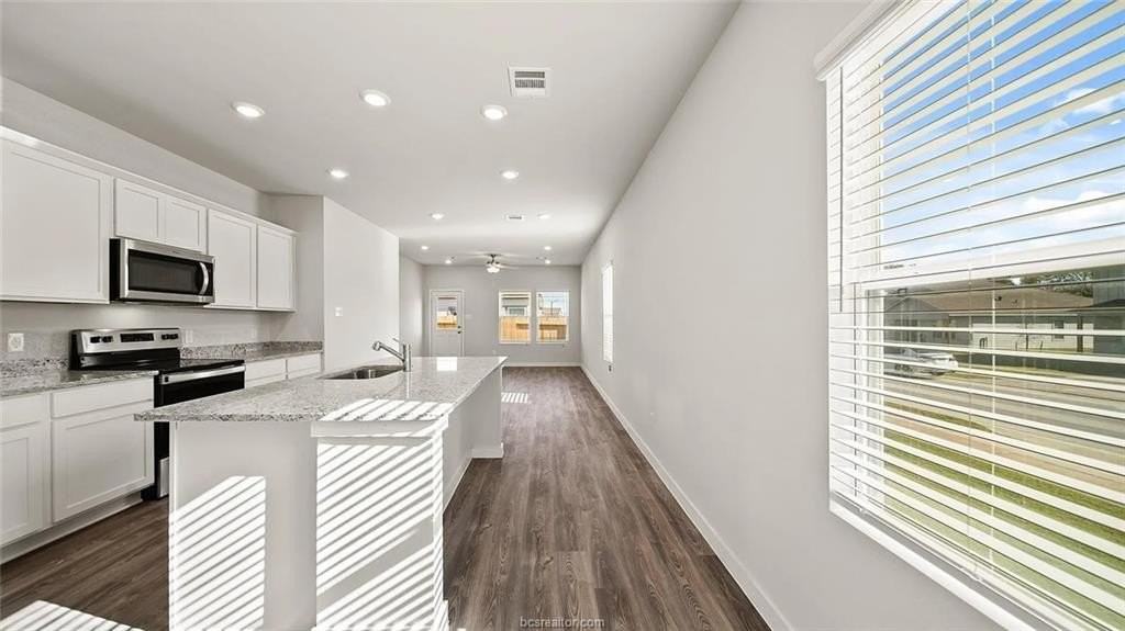 5500 Fox Bluff Dr - Photo 5 of 20