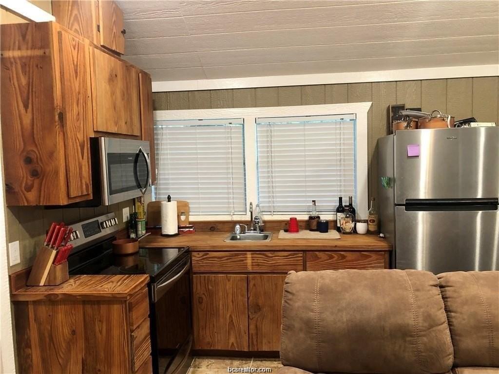 11351 Oak Lake Rd - Photo 3 of 20