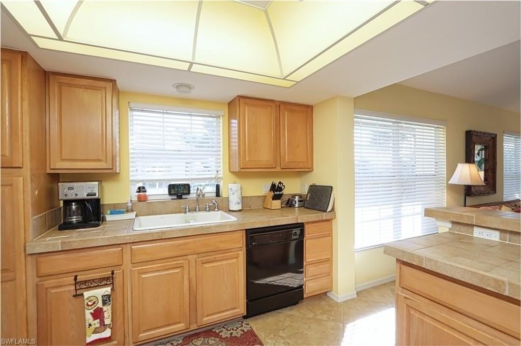 26881 Wedgewood Dr #201 - Photo 3 of 23