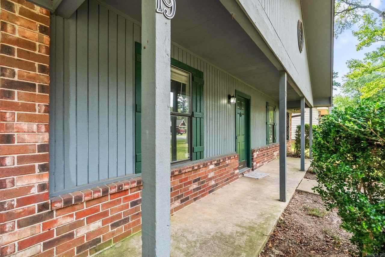 19 Oak Forest Loop - Photo 4 of 38