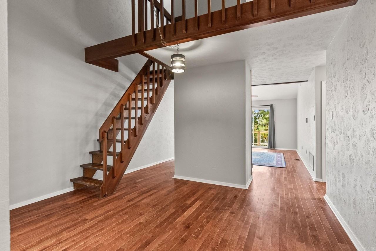 102 Windwood Ln - Photo 7 of 43