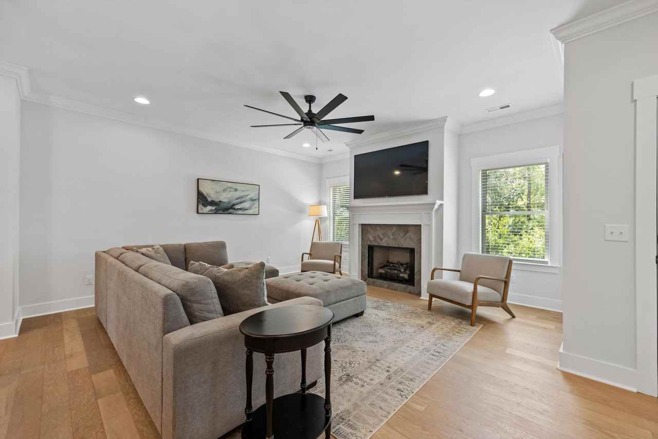 9638 Dutton Ln - Photo 7 of 38