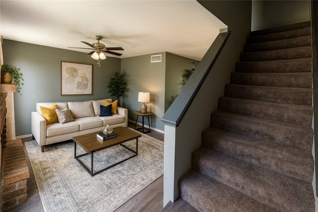 4023 Oak Bay Dr Unit 5 #5 - Photo 5 of 17