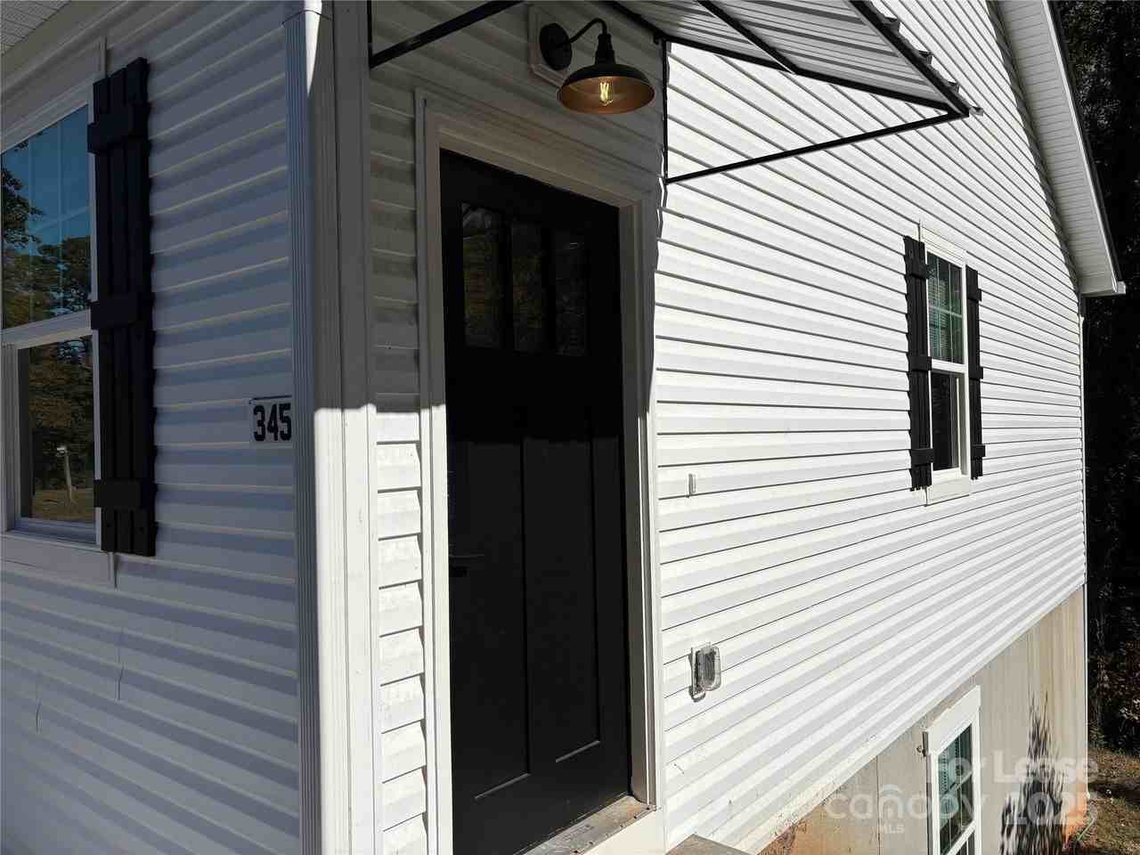 345B W Stewart Ave - Photo 2 of 12